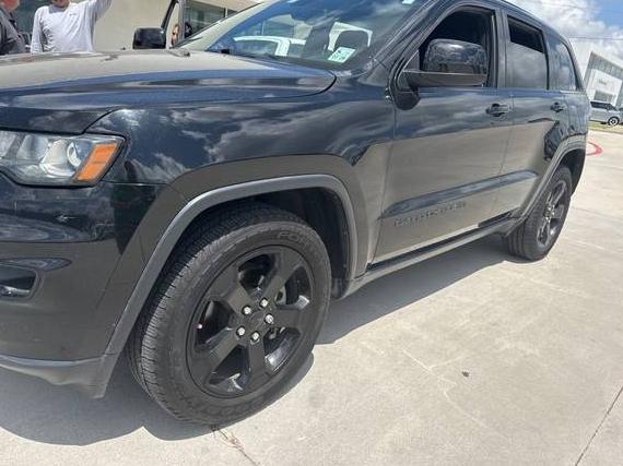 JEEP GRAND CHEROKEE 2018 1C4RJFAG8JC393944 image